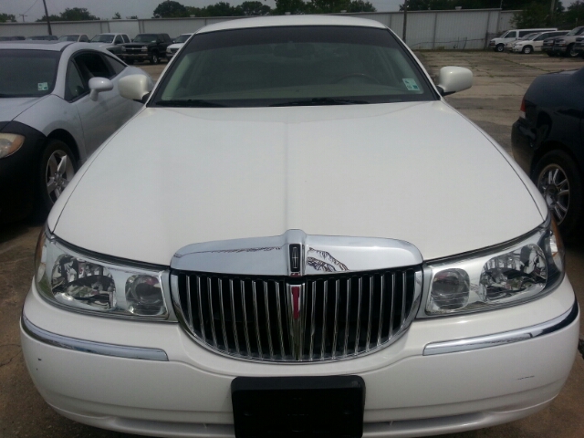 Lincoln Town Car 2001 photo 1