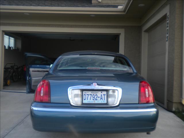 Lincoln Town Car 2001 photo 4