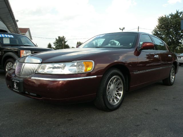 Lincoln Town Car 2001 photo 1