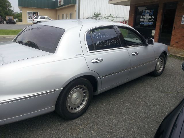 Lincoln Town Car 2001 photo 7