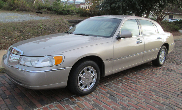 Lincoln Town Car 2001 photo 3