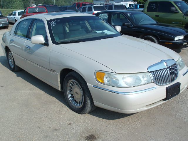 Lincoln Town Car 2001 photo 4