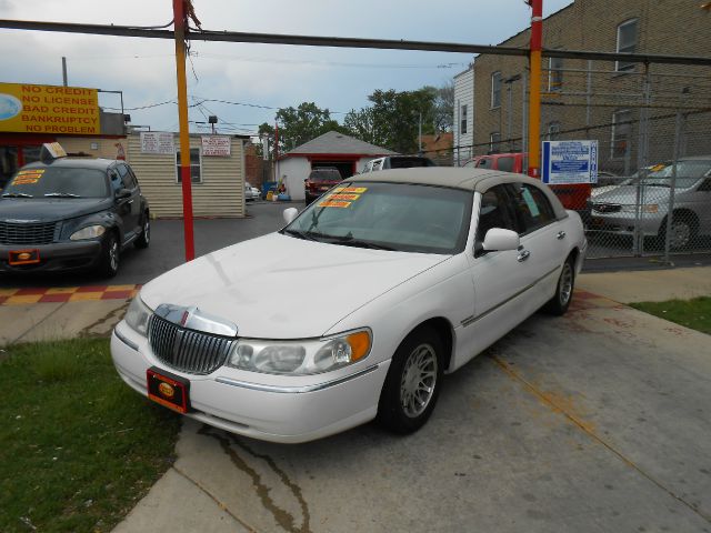 Lincoln Town Car 2001 photo 11