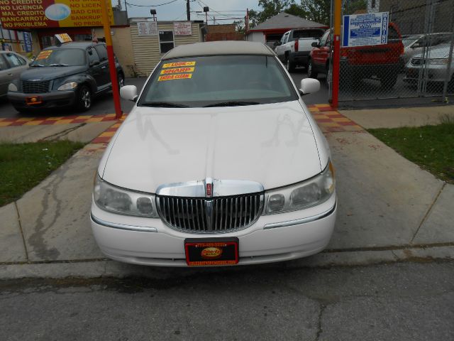 Lincoln Town Car 2001 photo 13