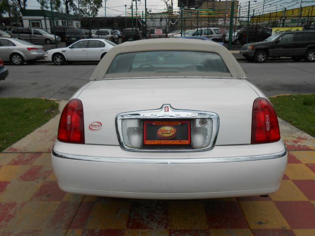 Lincoln Town Car 2001 photo 9