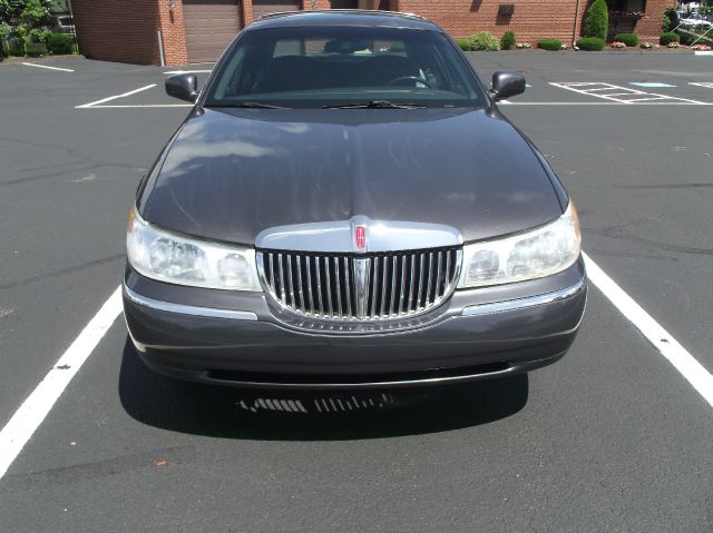 Lincoln Town Car 2001 photo 4