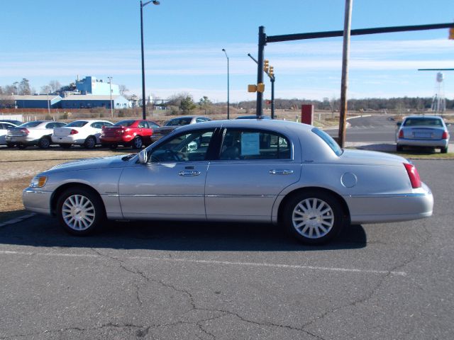 Lincoln Town Car 2001 photo 1