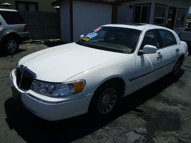 Lincoln Town Car 2002 photo 11