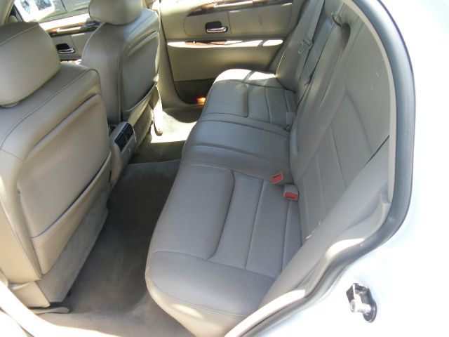 Lincoln Town Car 2002 photo 12