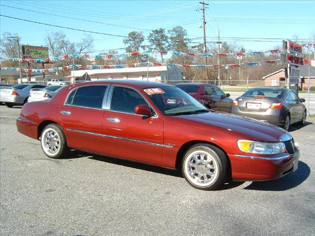 Lincoln Town Car 2002 photo 1