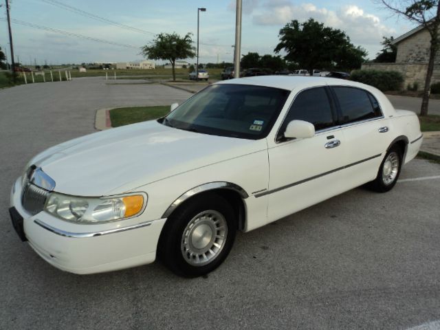 Lincoln Town Car 2002 photo 14