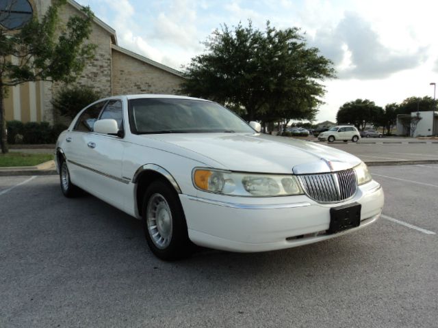 Lincoln Town Car 2002 photo 16