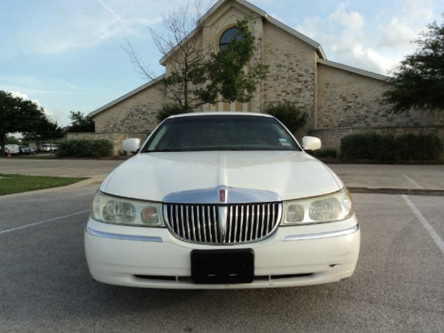 Lincoln Town Car 2002 photo 17