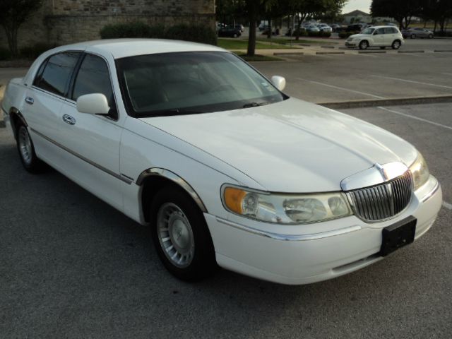 Lincoln Town Car 2002 photo 4