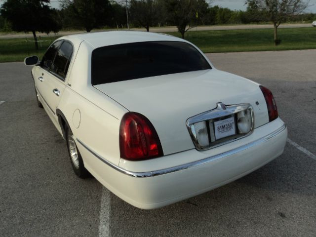 Lincoln Town Car 2002 photo 6