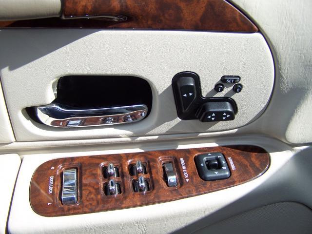 Lincoln Town Car 2002 photo 3