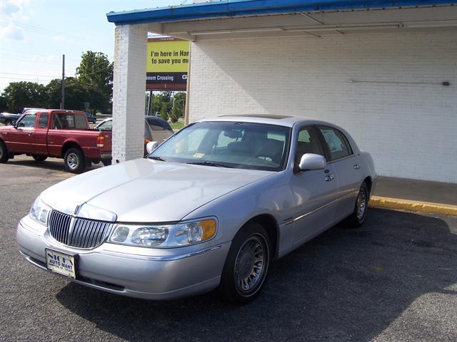 Lincoln Town Car 2002 photo 1