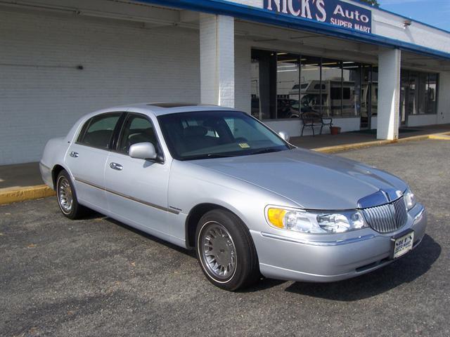 Lincoln Town Car 2002 photo 5