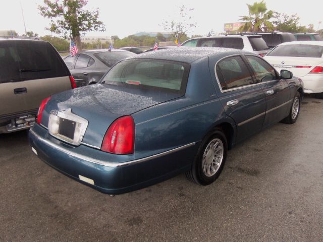 Lincoln Town Car 2002 photo 6