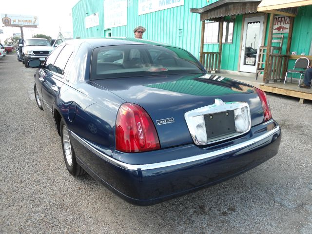 Lincoln Town Car 2002 photo 4