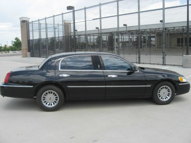 Lincoln Town Car 2002 photo 6