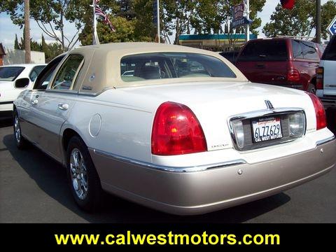 Lincoln Town Car 2003 photo 1