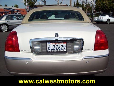 Lincoln Town Car 2003 photo 4