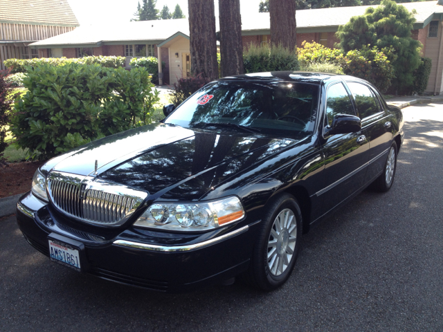 Lincoln Town Car DOWN 4.9 WAC Sedan