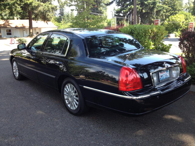 Lincoln Town Car 2003 photo 3