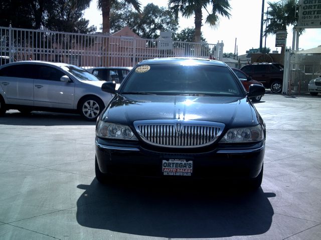 Lincoln Town Car 2003 photo 4