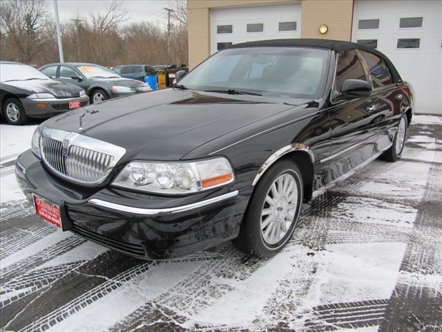 Lincoln Town Car DOWN 4.9 WAC Sedan