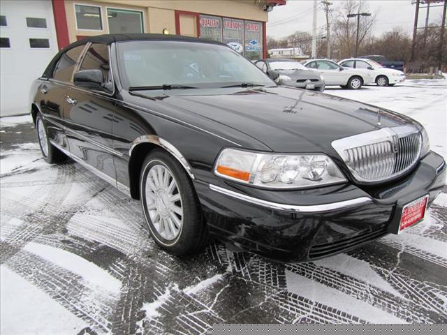 Lincoln Town Car 2003 photo 1