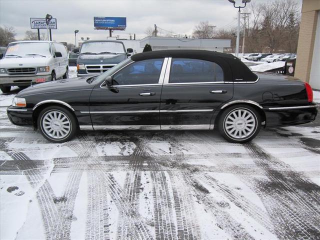 Lincoln Town Car 2003 photo 4