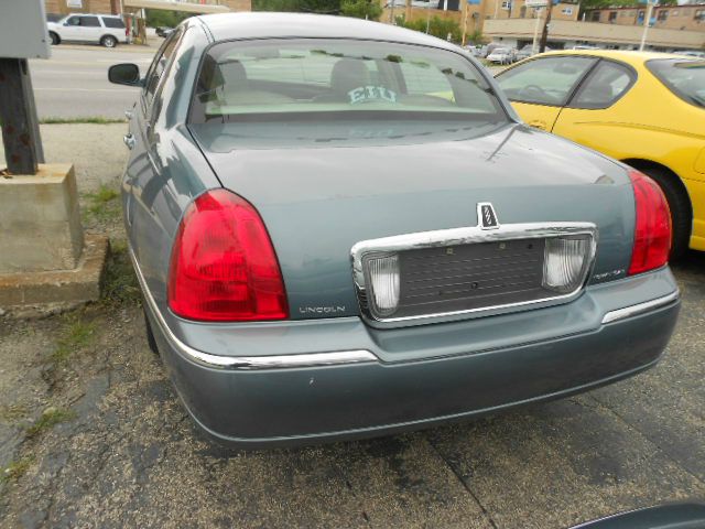 Lincoln Town Car 2003 photo 3