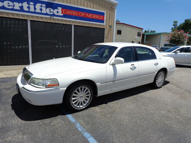 Lincoln Town Car 2003 photo 3