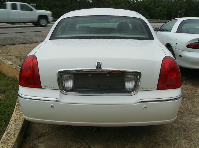 Lincoln Town Car 2003 photo 1