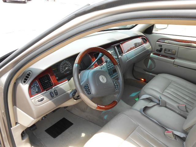 Lincoln Town Car 2003 photo 1