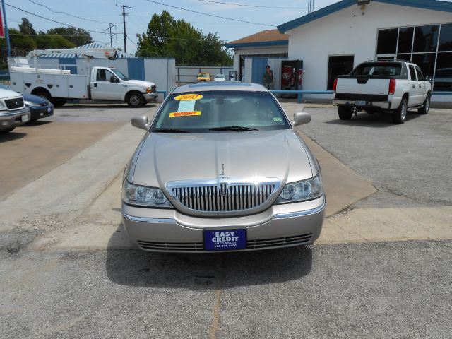 Lincoln Town Car 2003 photo 3