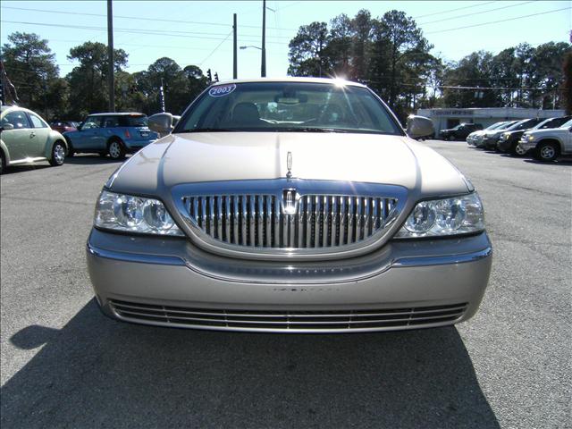 Lincoln Town Car 2003 photo 1