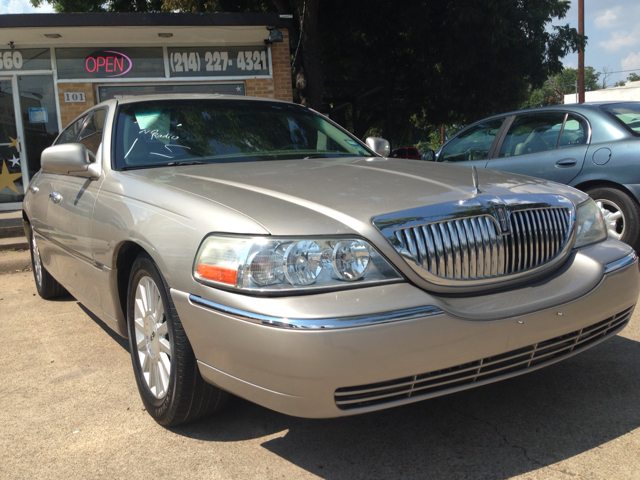 Lincoln Town Car 2003 photo 1