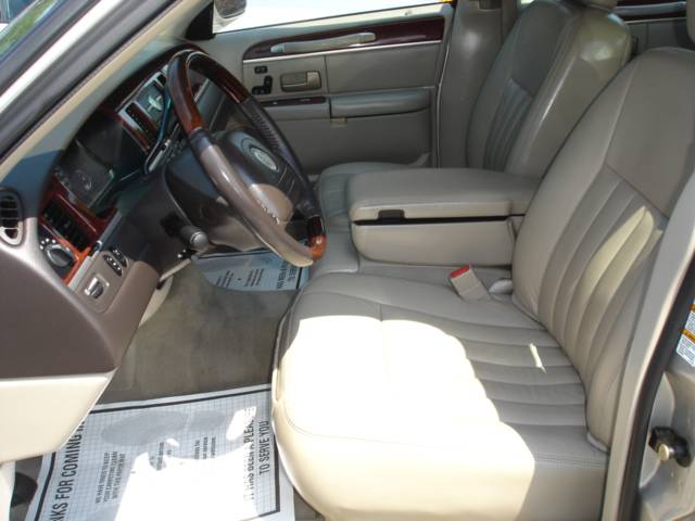 Lincoln Town Car 2003 photo 4