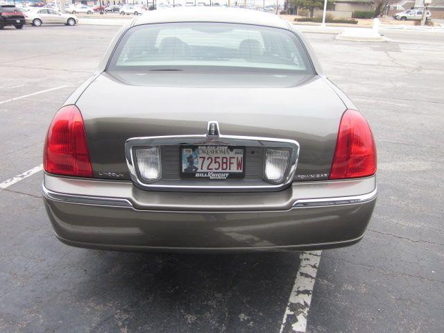 Lincoln Town Car 2003 photo 1