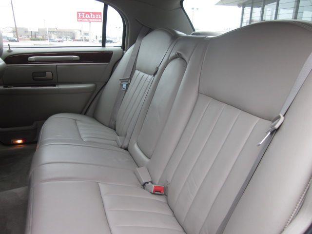 Lincoln Town Car 2003 photo 5