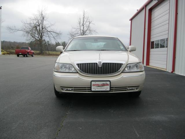 Lincoln Town Car 2003 photo 1