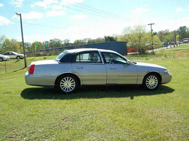 Lincoln Town Car 2003 photo 1