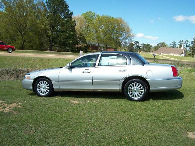 Lincoln Town Car 2003 photo 4