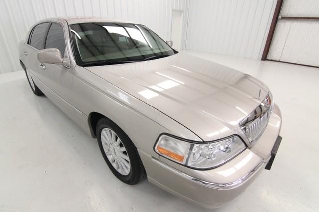 Lincoln Town Car 2003 photo 3