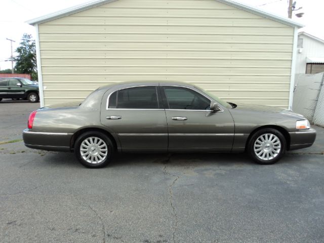 Lincoln Town Car 2003 photo 4