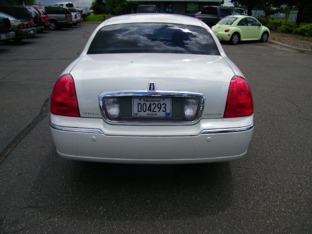 Lincoln Town Car DOWN 4.9 WAC Sedan