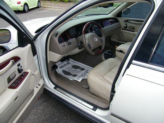 Lincoln Town Car 2003 photo 1